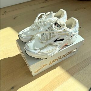 Brooks Women’s Adrenaline GTS 4